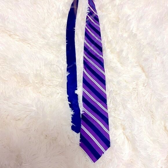 🌷 Tommy Hilfiger🌷100% Silk Tie Purple / Navy Blue - Picture 3 of 5